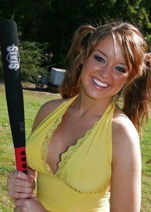 Round boobed Nichol Heiress loves to play in & out