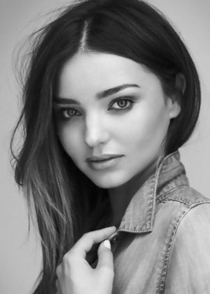 Miranda Kerr is sexy even in black and white