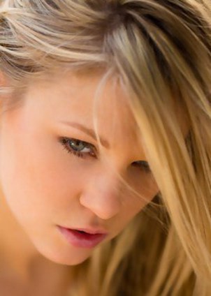 Erotic model Scarlet Red