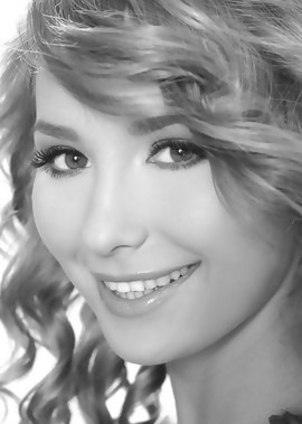 Curly & girly Jessica in tight black leather pants