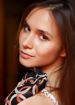 Leona Mia Wirh Lovely Small Breasts With Hard Pink Nipples