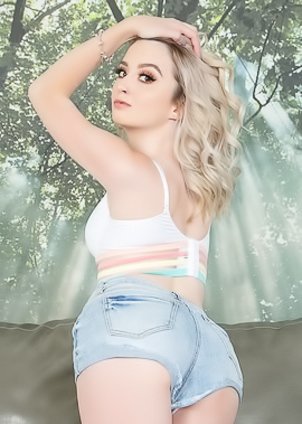 Lexi Lore Really Loves Stripping