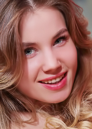 Lola Krit Feeling The Love