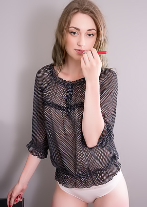 Gorgeous Brunette Essy Shows Her Shaved Pussy