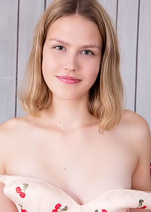 Alice Reign Slides The Matching Panties Over Her Curvy Ass Cheeks