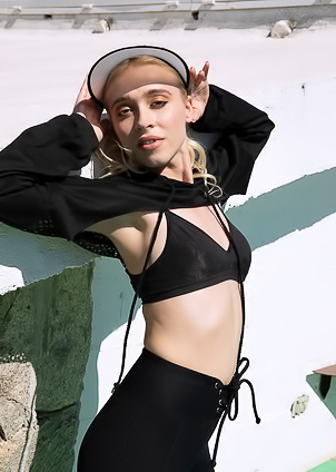 Riley Anne In Lift It Up
