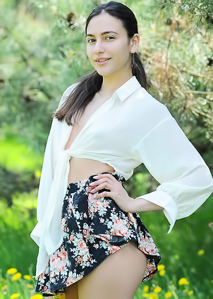 Cira Nerri Strips Down To Her Flowery Headband And Rolls In The Grass