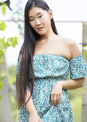 Cute Asian Babe Katana Strokes Her Stiffening Nipples And Parts Her Soft Thighs