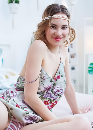 Diana Jam Exposing Her Shaved Pussy And Curvaceous Ass