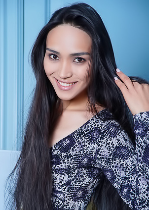 Rezza Spreads Her Slender Thighs Wide