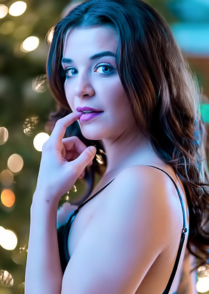 Jade Maris Climaxes As Possible