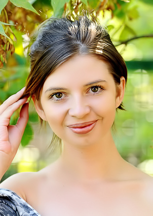 Simona Enjoying To Show Her Naked Body