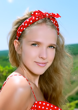 Xenia's Romantic Nude Scene In The Countryside