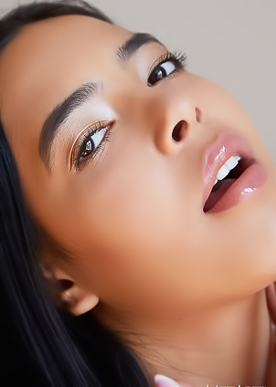 Kubera Fortuna Presents Her Lush Breasts In Striptease Magic