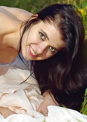 Stasiya As hairy fantasy unfolds, nipples hard in daylight